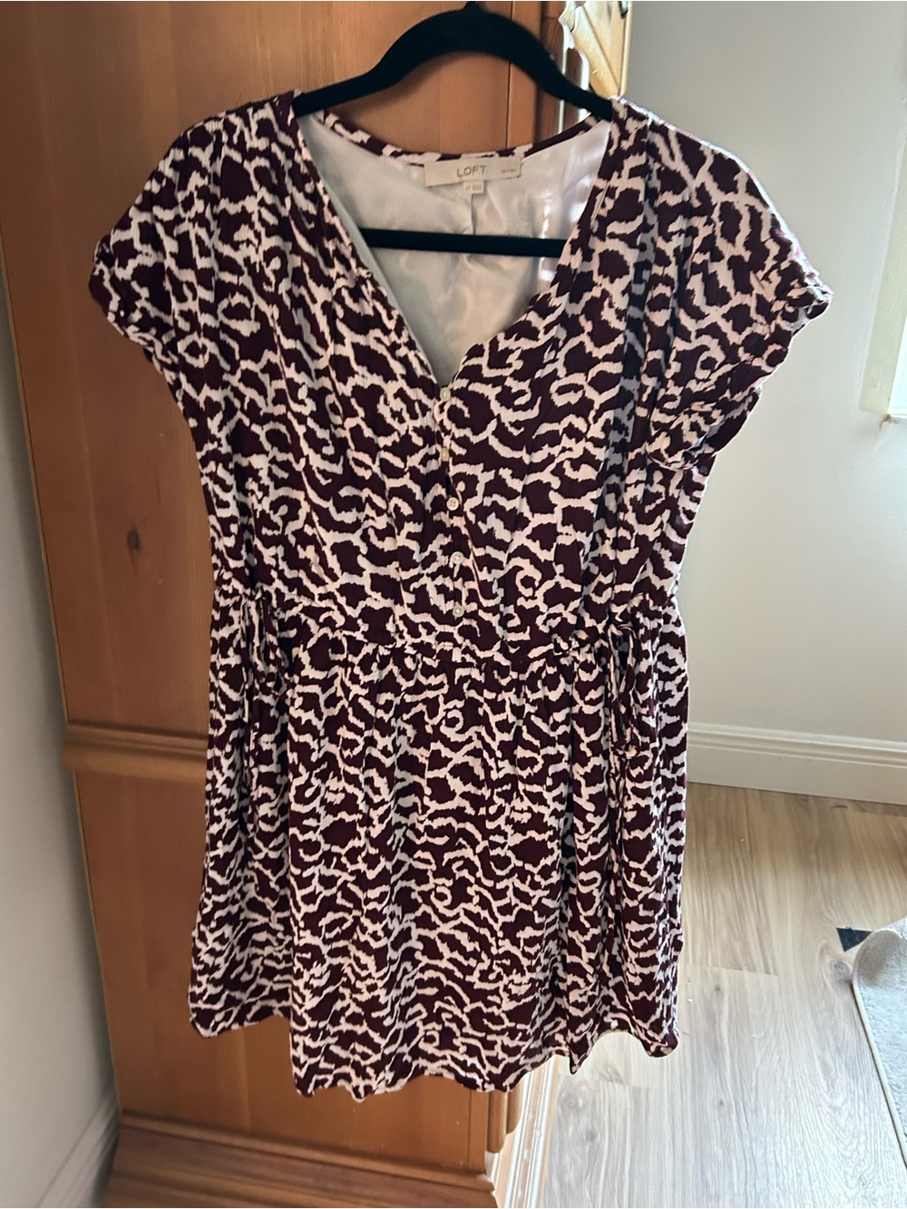 LOFT Burgundy & White Printed V-Neck Petite Dress, LP